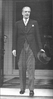 Anthony Eden exiting 10 Downing St. for the last time, Jan. 1957.