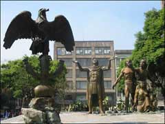 Public statue commemorating the foundation of Tenochtitlan. Originally the eagle had a bird in its claw and not a serpent. 