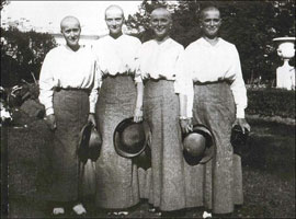 4 bald Grand Duchesses recovering