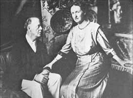 Chamberlain and Eva circa 1915. 