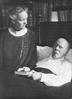 Chamberlain and Eva shortly before his death in 1927. 