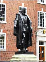 Sir Francis Bacon's statue 