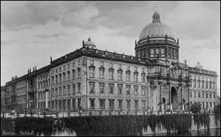 "Kaiser Bill's" palace in Berlin. 