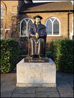 Sir Thomas More's statue in London. 