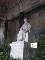 Statue of Dr. Sun Yat-sen 