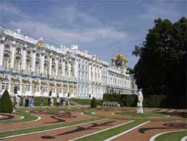 Tsarskoe Selo (Tsar's Village) just south of St. Petersburg was the home of the Tsar and his family. 