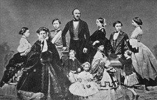 Victoria, Albert, and their 9 children.