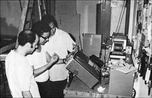 Oscilloscope setup in Belzoni's Chamber. 